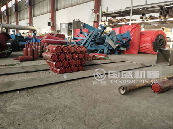 人字尼龍防滑皮帶輸送機(jī) 人字尼龍防滑皮帶輸送機(jī)