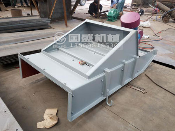 電機(jī)振動(dòng)給料機(jī)電機(jī)位置 電機(jī)振動(dòng)給料機(jī)電機(jī)位置