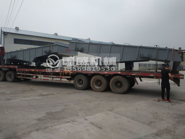 2660條沖孔板直線振動(dòng)篩 2660條沖孔板直線振動(dòng)篩